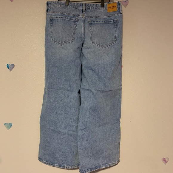 NWT - HOLLISTER LOW RISE BAGGY JEANS - Picture 6 of 9
